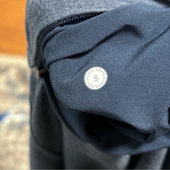 Lululemon Men’s City Sweat Jogger *29"
Heathered True Navy - Picture 11 of 11